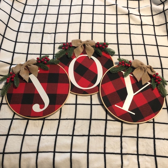 “Joy” Holiday Sign Decor - Picture 1 of 9